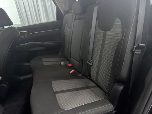 Certified 2023 Kia Sorento LX AWD/4WD image 13