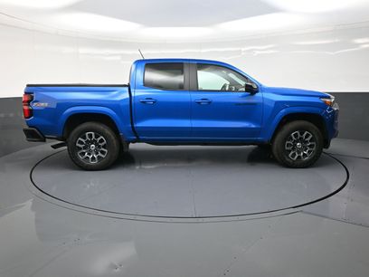 Used 2024 Chevrolet Colorado Z71 w/ Z71 Convenience Package 2