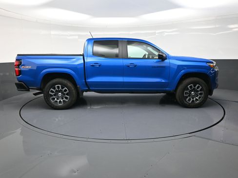 Used 2024 Chevrolet Colorado Z71 w/ Z71 Convenience Package 2 image 2