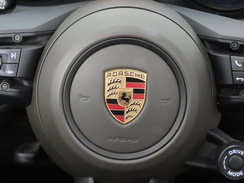 Certified 2024 Porsche Macan AWD/4WD image 21