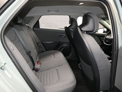 Used 2025 Kia K4 EX image 39