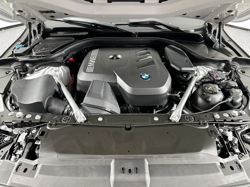 Certified 2025 BMW 530i w/ Premium Package image 22