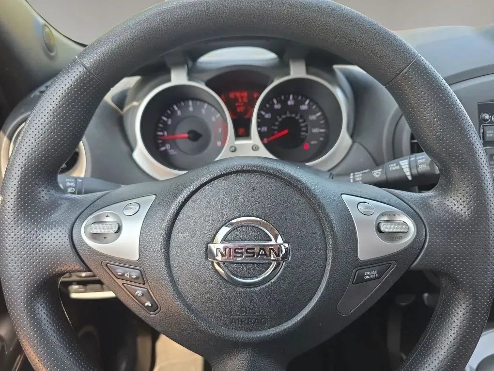 Used 2012 Nissan Juke S FWD image 15