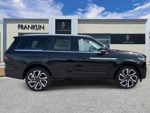 New 2026 Lincoln Navigator Reserve AWD/4WD image 8