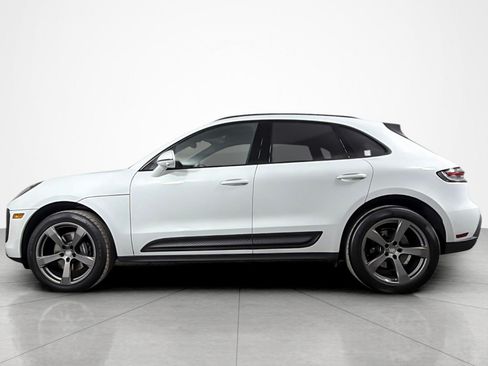 Used 2022 Porsche Macan AWD/4WD image 2