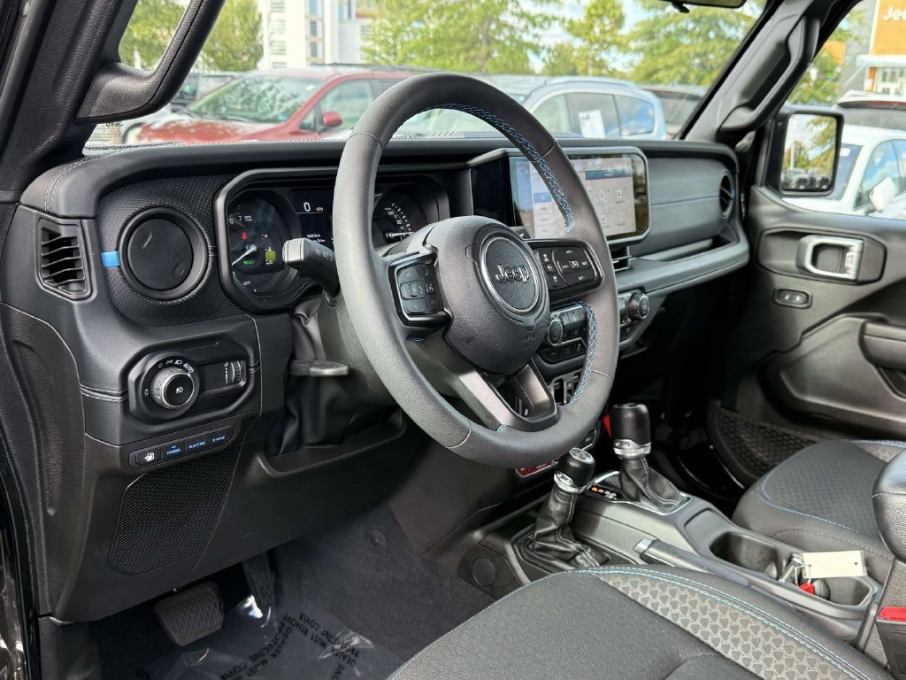 Used 2024 Jeep Wrangler Unlimited Rubicon 4xe w/ Convenience Group AWD/4WD image 2