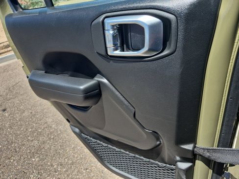Used 2026 Jeep Wrangler Unlimited Sport AWD/4WD image 19