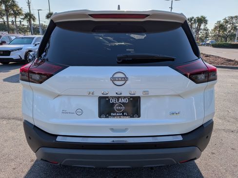 Certified 2023 Nissan Rogue SV FWD image 5