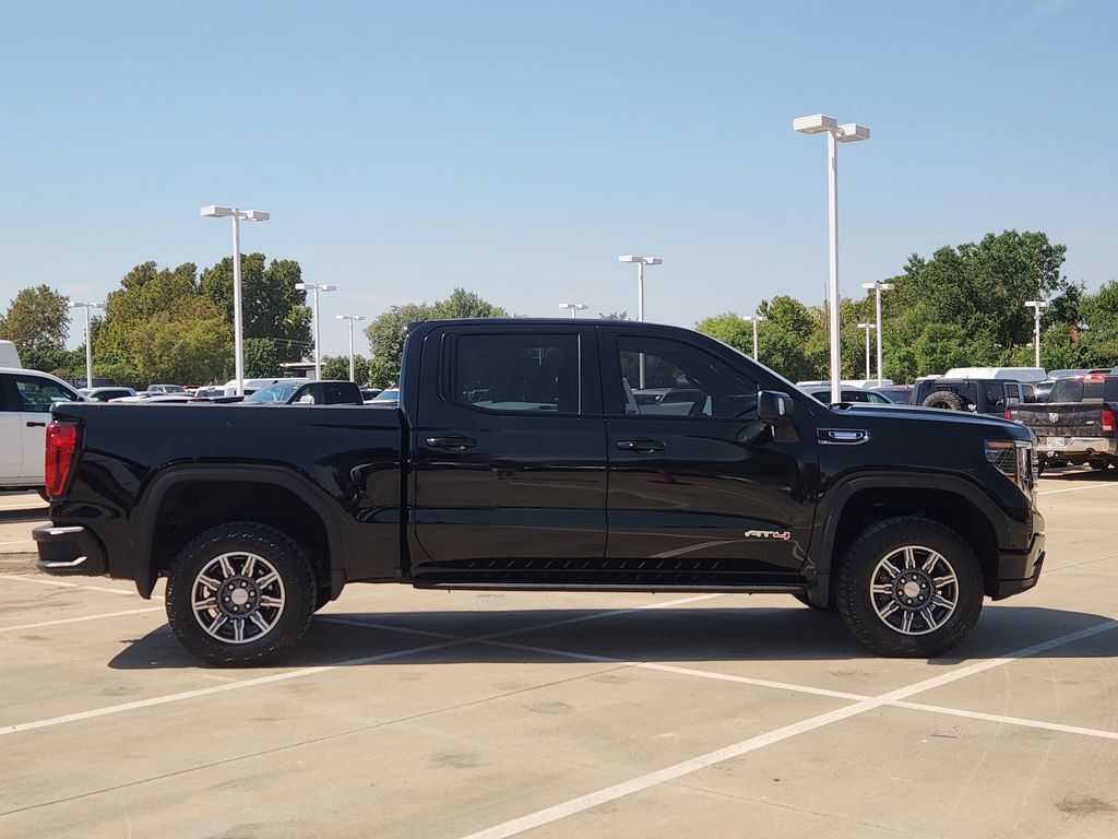 Used 2024 GMC Sierra 1500 AT4 w/ Technology Package AWD/4WD image 4