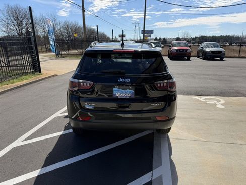 Used 2018 Jeep Compass Sport w/ Tech Group image 5