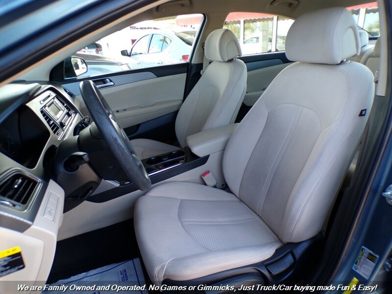 Used 2017 Hyundai Sonata SE FWD image 15