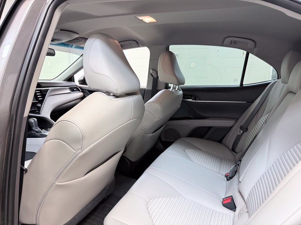 Used 2020 Toyota Camry SE FWD image 22