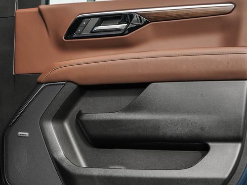 New 2026 Chevrolet Suburban High Country image 11