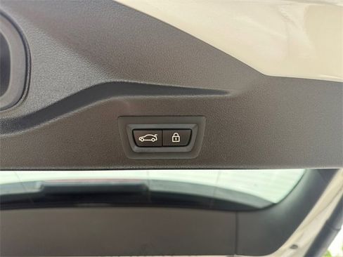 Used 2022 BMW X5 sDrive40i w/ M Sport Package image 10