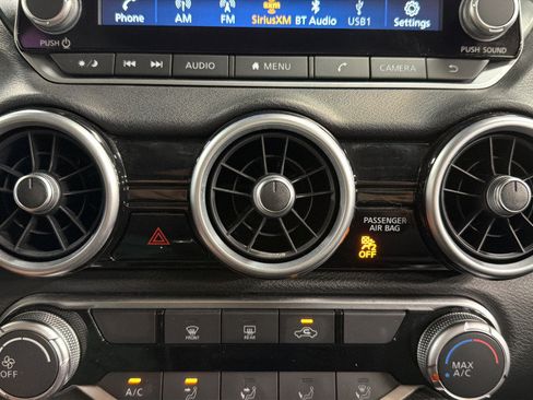 Used 2025 Nissan Sentra SV FWD image 27