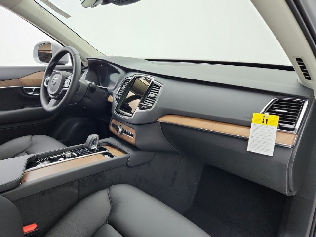 New 2025 Volvo XC90 B6 Plus w/ Protection Package Premier AWD/4WD image 21