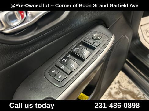 Used 2020 Jeep Cherokee Limited AWD/4WD image 16