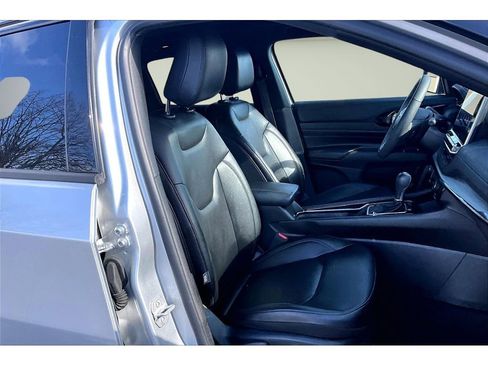 Used 2025 Jeep Compass Limited w/ High Altitude Package image 8