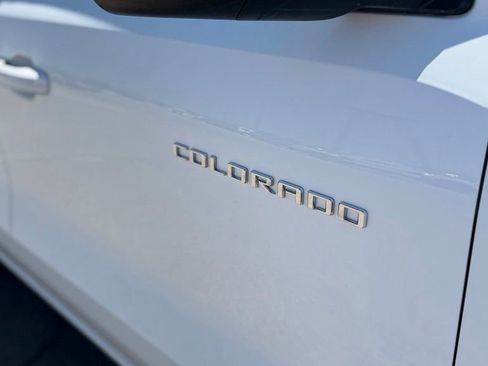 Used 2024 Chevrolet Colorado LT w/ LT Convenience Package AWD/4WD image 3