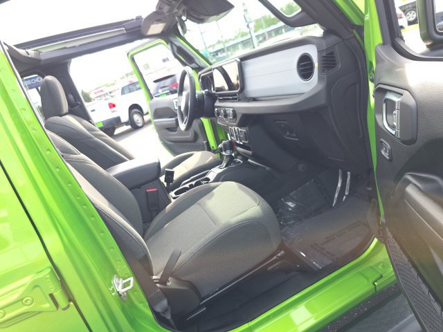 Used 2025 Jeep Wrangler Unlimited Sport AWD/4WD image 37