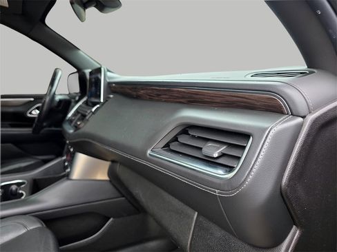 Used 2021 Chevrolet Tahoe Z71 w/ Luxury Package image 18