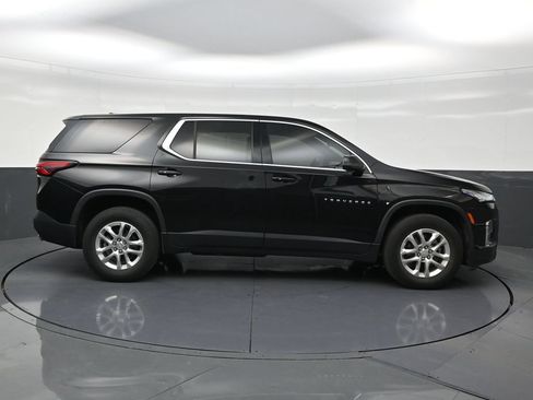 Used 2023 Chevrolet Traverse LS FWD image 29