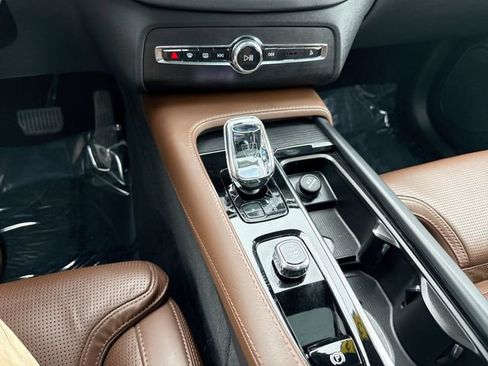 Certified 2023 Volvo XC90 B6 Ultimate w/ Protection Package AWD/4WD image 25