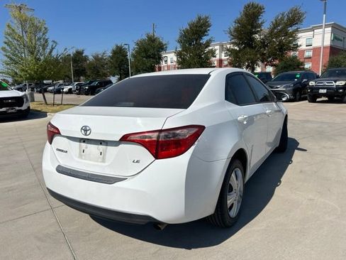 Used 2017 Toyota Corolla LE w/ Carpet Mat Package (TMS) FWD image 3