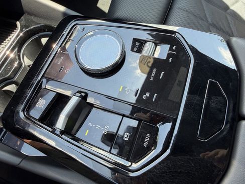 Certified 2025 BMW 530i RWD image 35