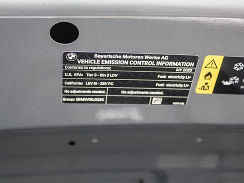 Used 2025 BMW i4 eDrive40 w/ Premium Package image 27