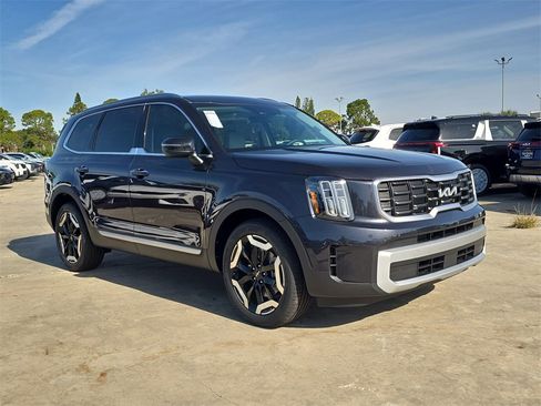New 2025 Kia Telluride S image 2