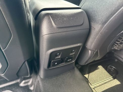 Used 2022 Ford Bronco Black Diamond w/ Sasquatch Package AWD/4WD image 36