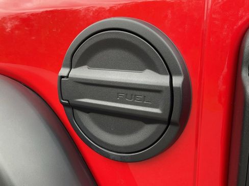 Used 2024 Jeep Wrangler Unlimited Rubicon 4xe image 27