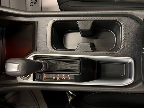 Used 2025 Nissan Sentra SV FWD image 24
