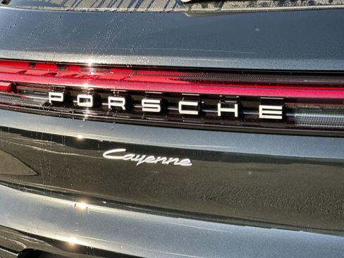 New 2026 Porsche Cayenne image 33