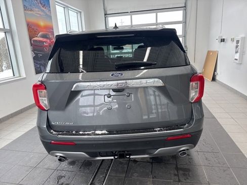 Used 2023 Ford Explorer Limited w/ Limited Technology Package image 4