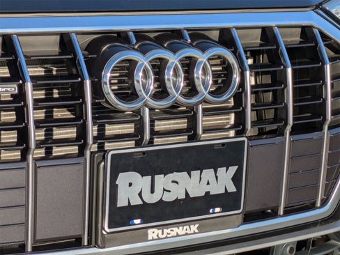 Used 2024 Audi Q3 2.0T Premium w/ Convenience Package image 27