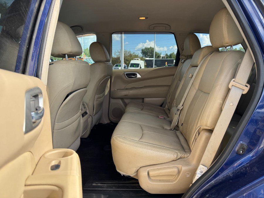 Used 2017 Nissan Pathfinder S AWD/4WD image 16