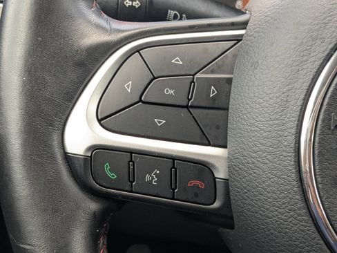 Used 2018 Jeep Compass Trailhawk w/ Leather Interior Group AWD/4WD image 22