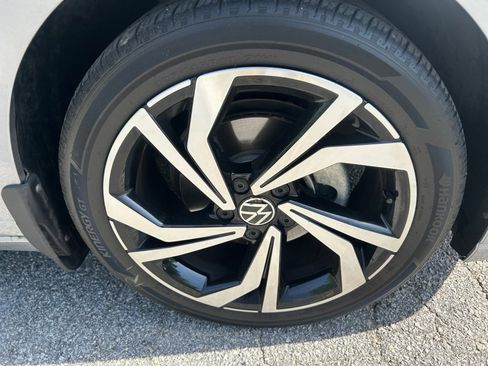 Used 2025 Volkswagen Jetta SEL FWD image 25