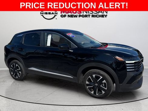 Certified 2025 Nissan Kicks SV AWD/4WD image 1