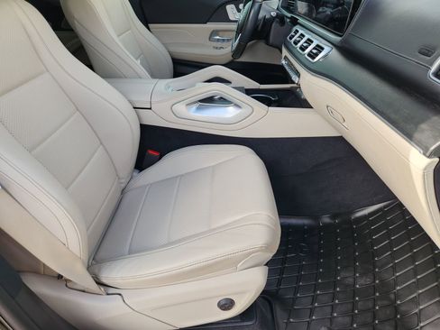 Used 2023 Mercedes-Benz GLS 450 4MATIC image 17