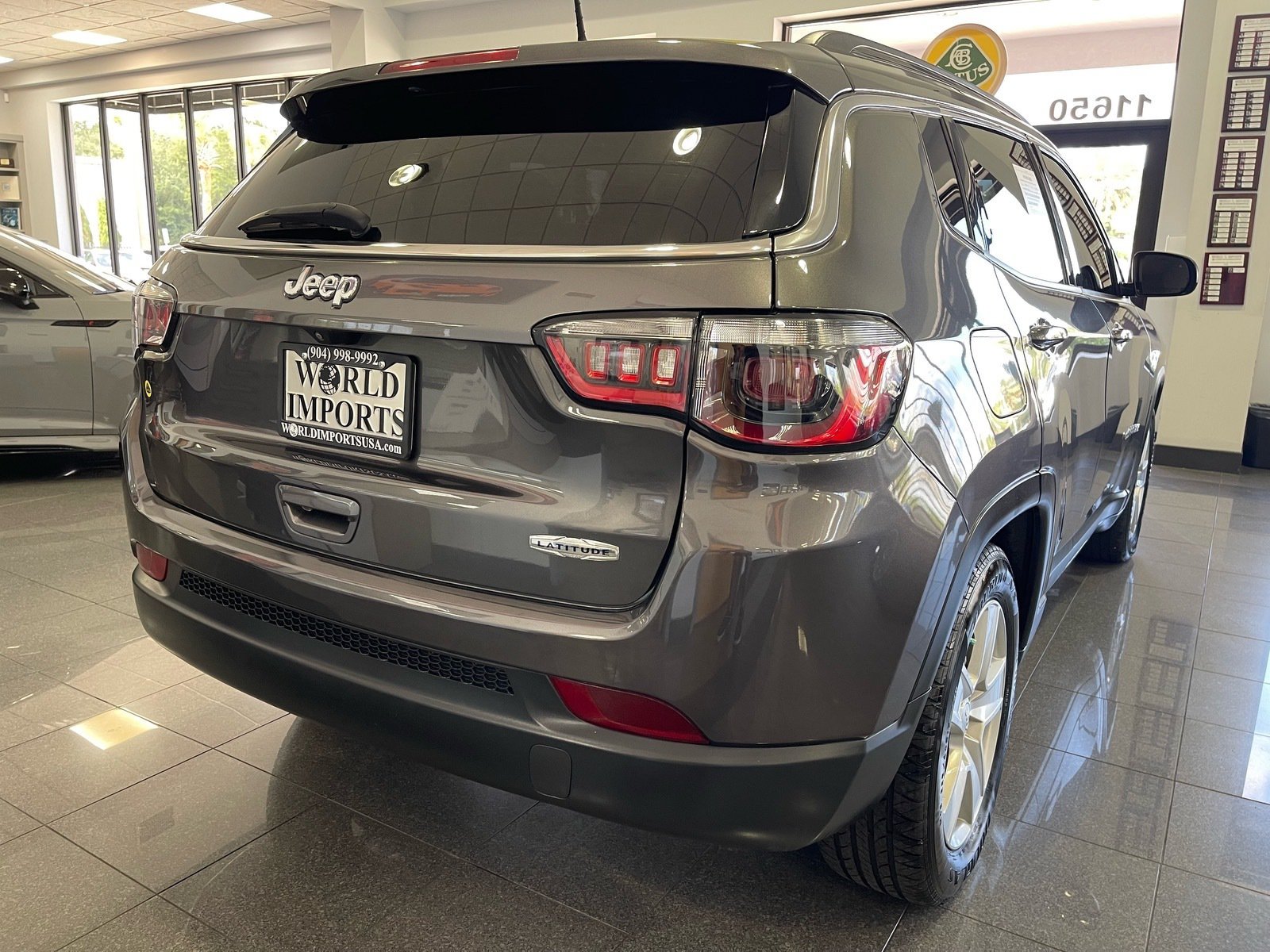 Used 2022 Jeep Compass Latitude FWD image 18
