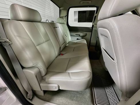Used 2010 GMC Sierra 1500 SLE w/ Power Pack Plus AWD/4WD image 28