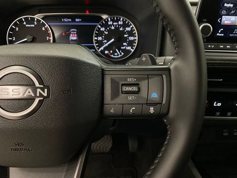 Used 2025 Nissan Rogue SV FWD image 13