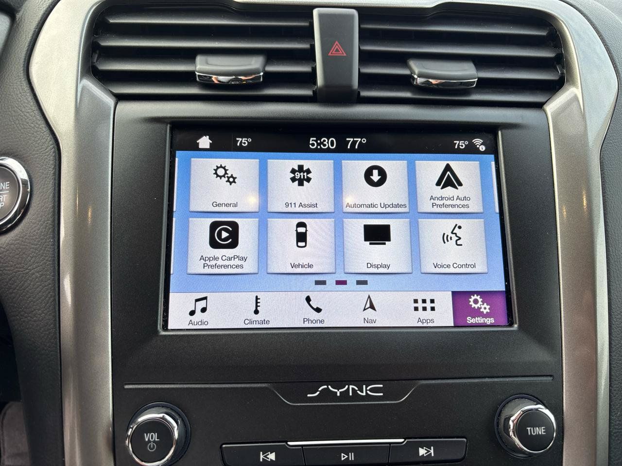 Used 2019 Ford Fusion SE FWD image 24