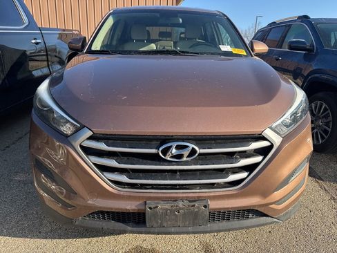 Used 2017 Hyundai Tucson SE image 2