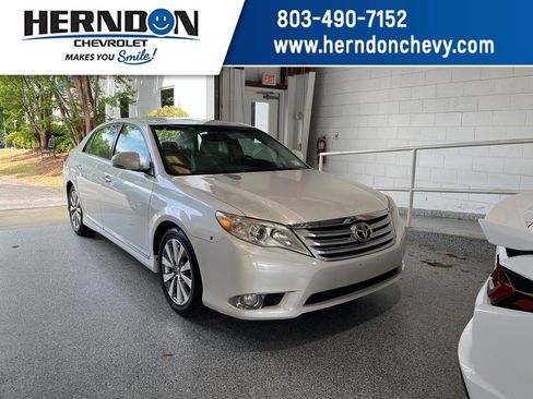 Used 2011 Toyota Avalon Limited FWD image 1