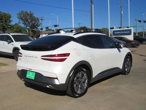 Used 2024 Genesis GV60 RWD image 8