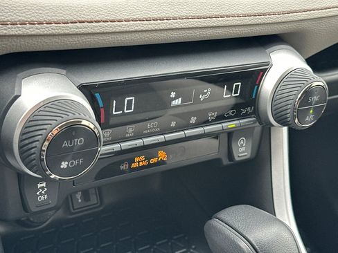 Certified 2025 Toyota RAV4 XLE AWD/4WD image 20